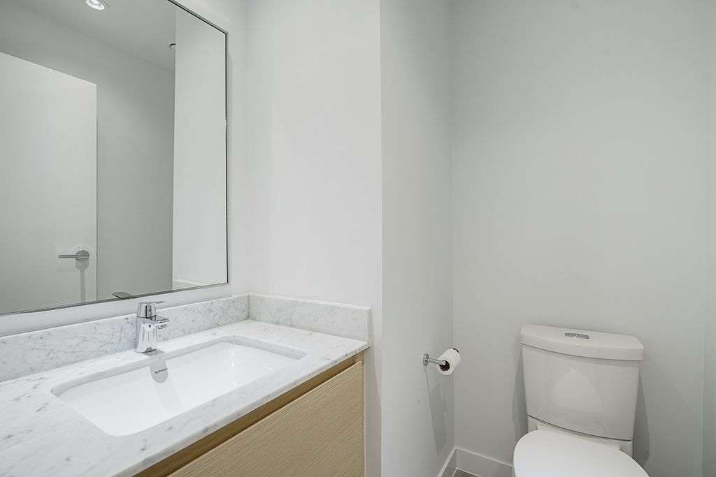 listing image 1101108975833054764