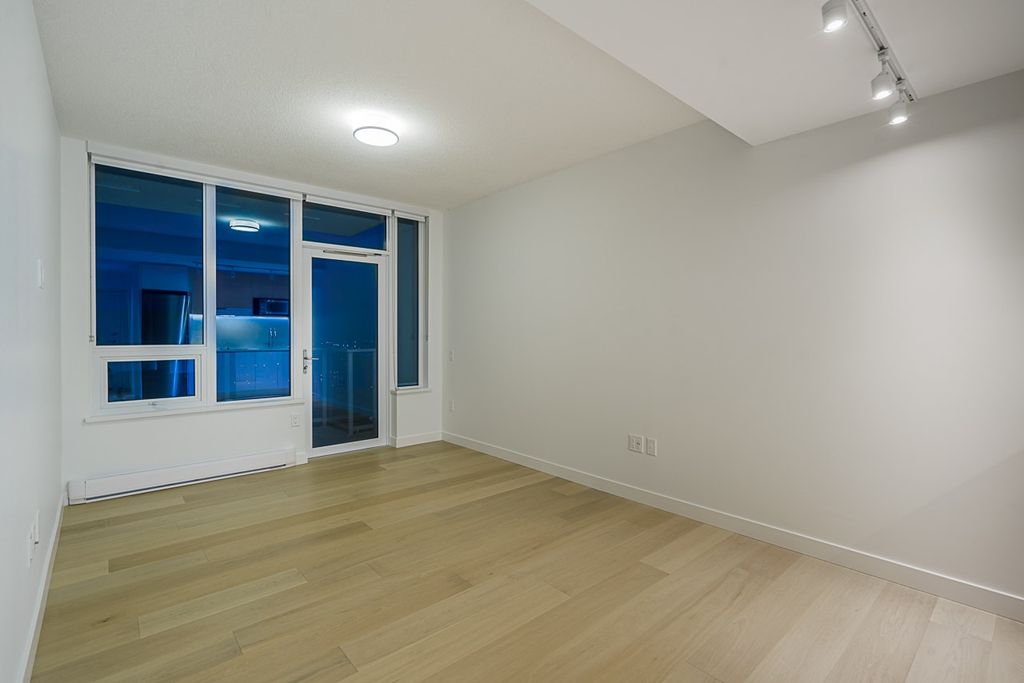 listing image 1100537823290467067