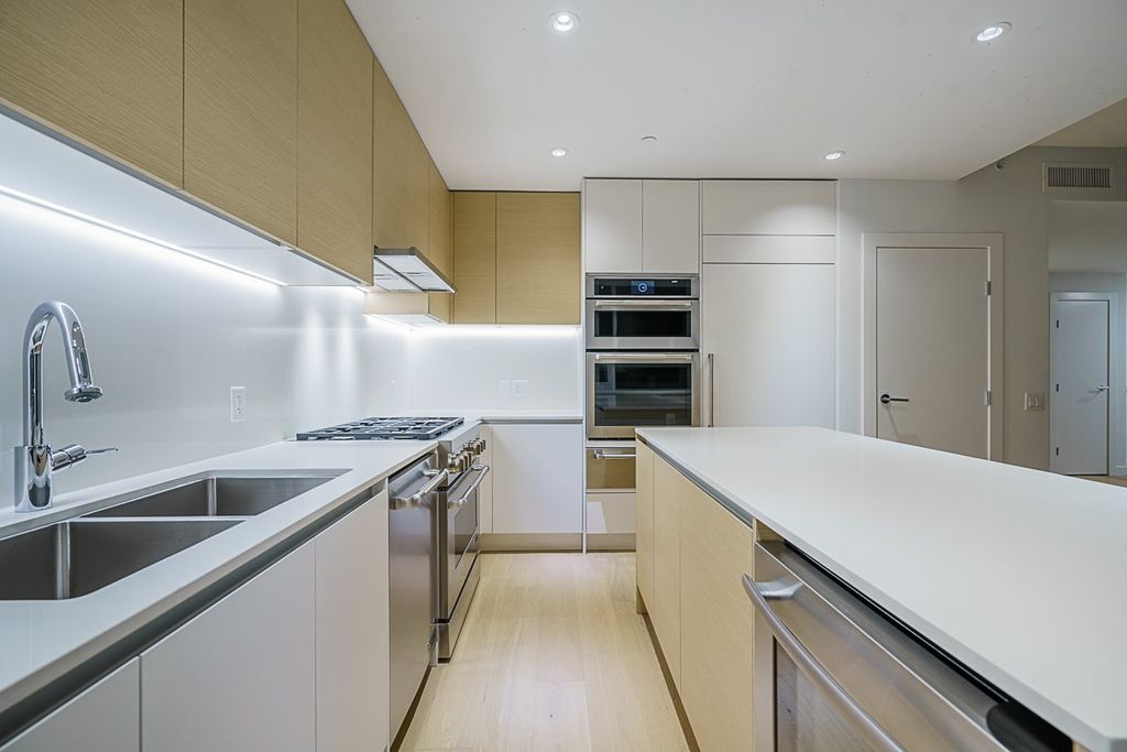 listing image 1107131249871168902
