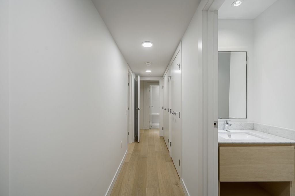 listing image 1107972640591428346