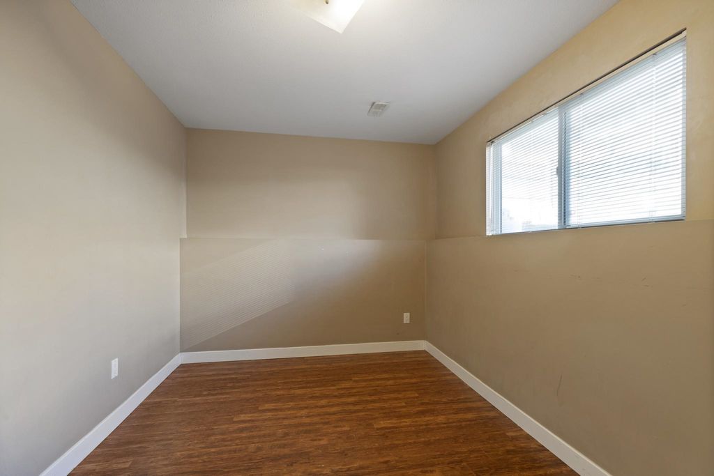 listing image 1103946368676102113