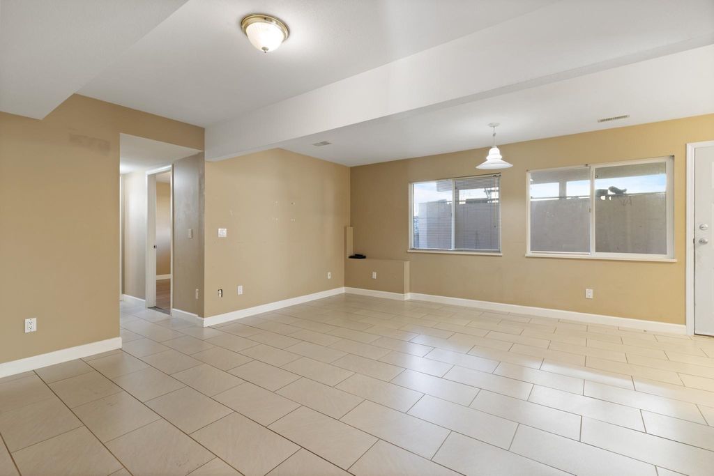listing image 1100237792243150518