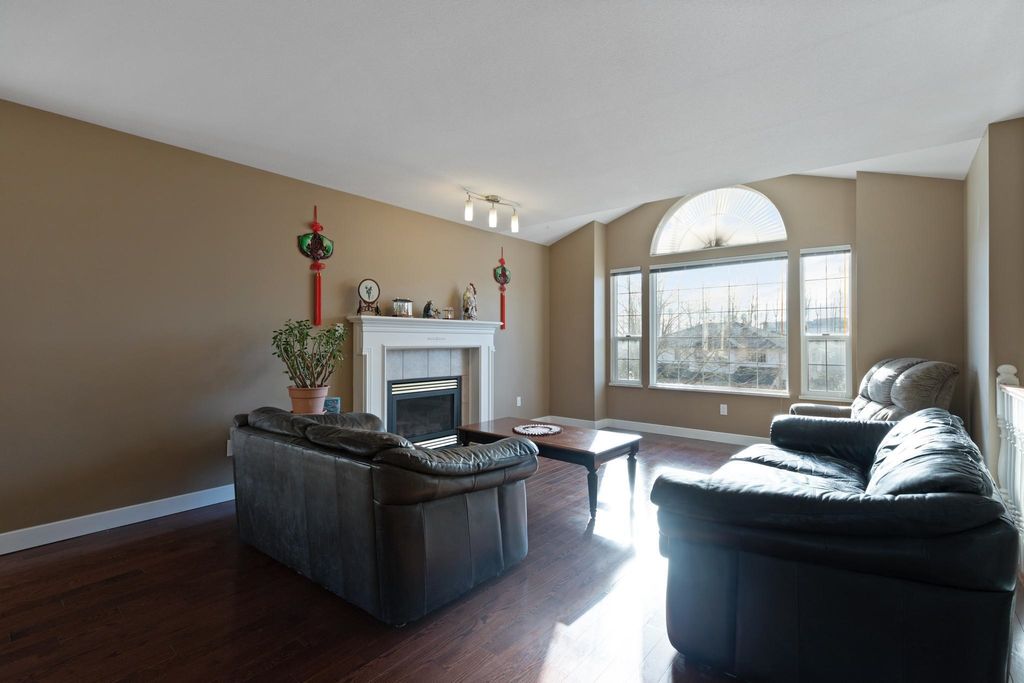 listing image 1108331276920554930