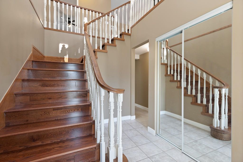 listing image 1107987210115893024