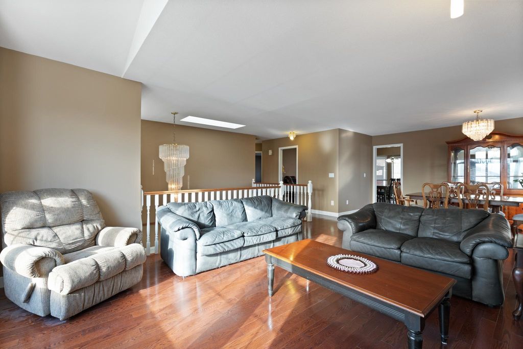 listing image 1109706188420648769