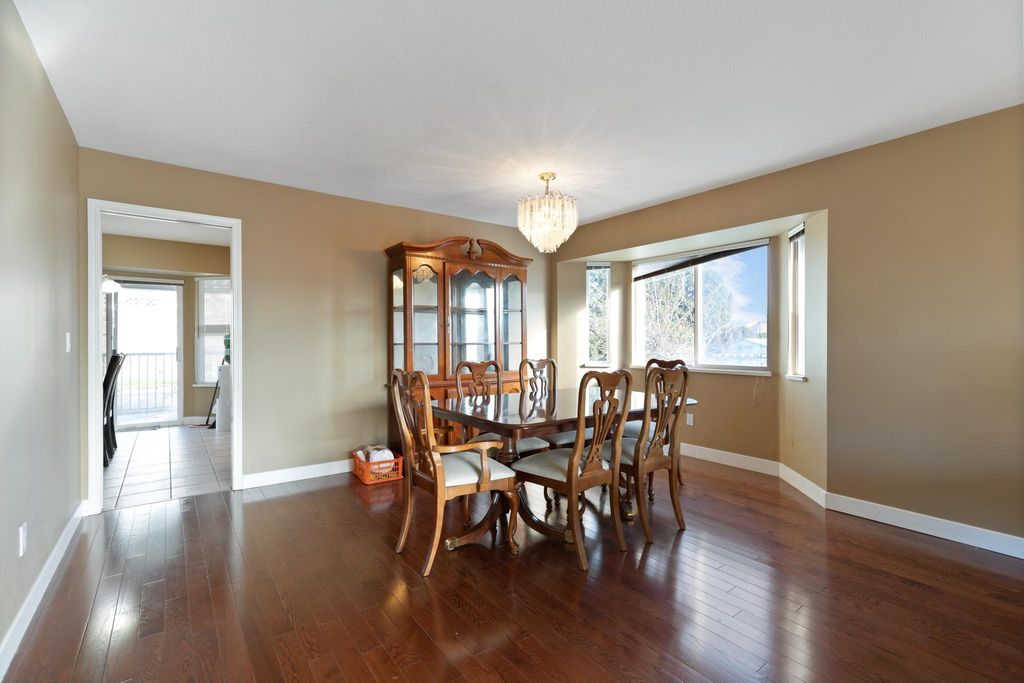 listing image 1109583645067195260