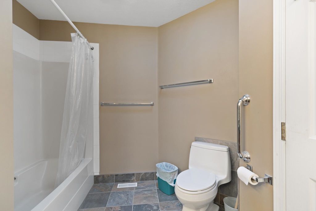 listing image 1101947021822746706