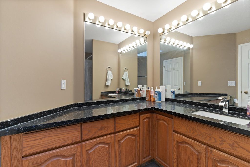 listing image 1108236702370642208
