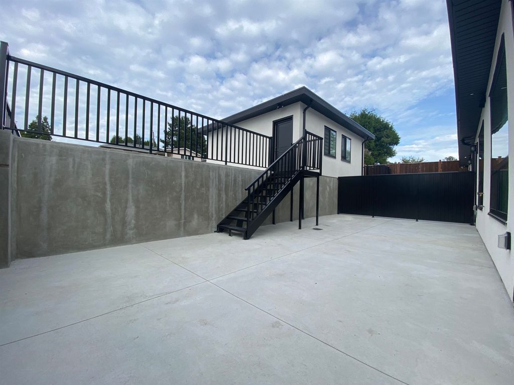 listing image 1106217020716565280