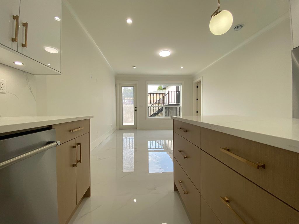 listing image 1100763199672519507