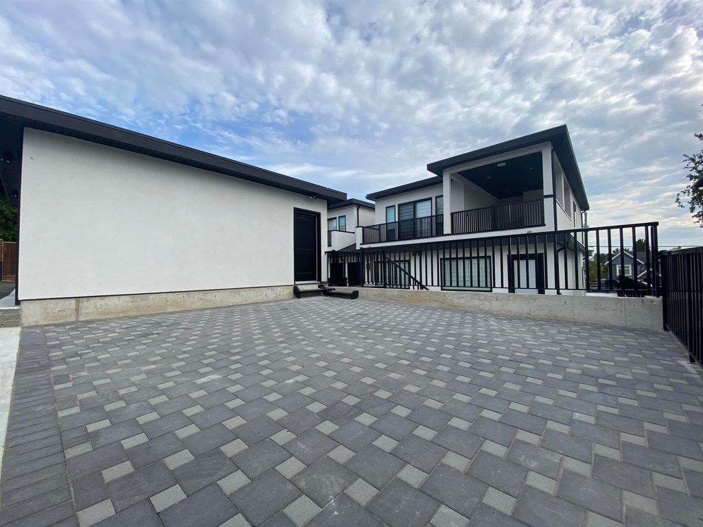 listing image 1101857204409223031