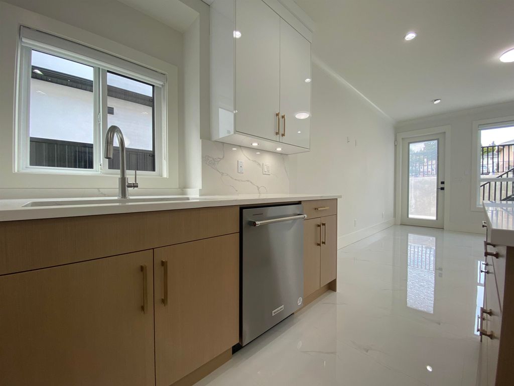 listing image 1107720804465438577