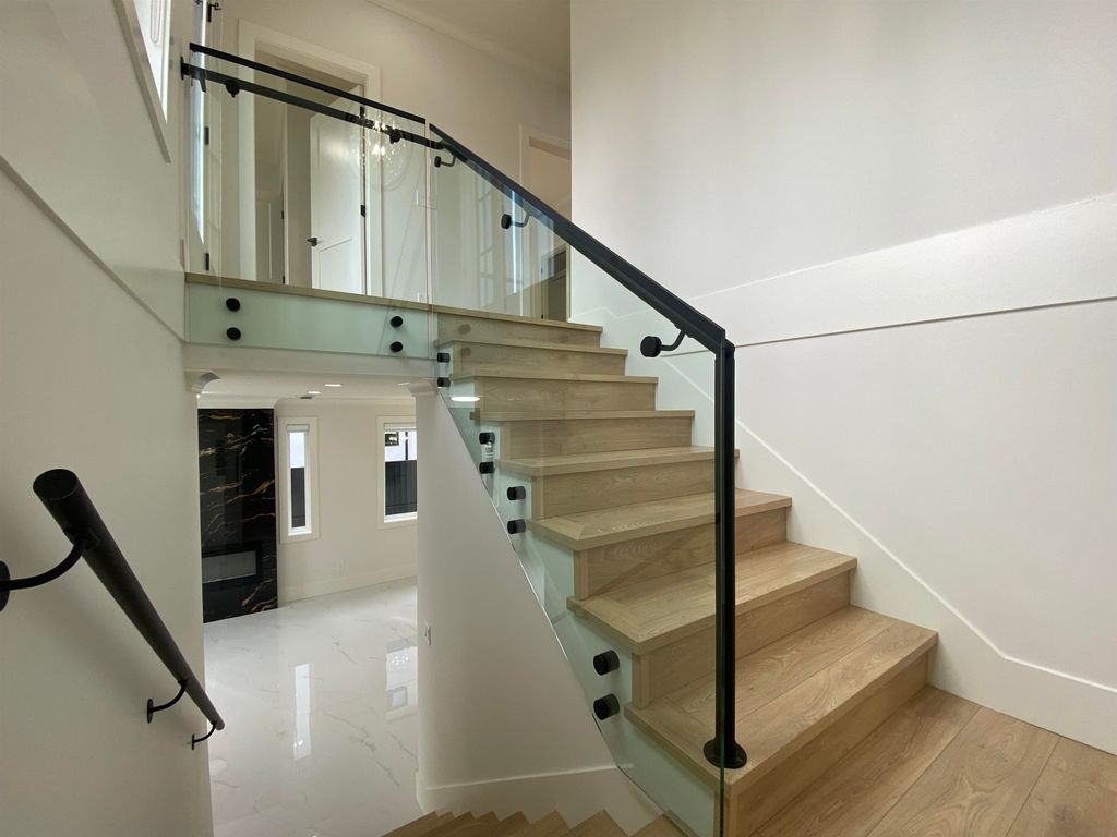 listing image 1109402352205332090