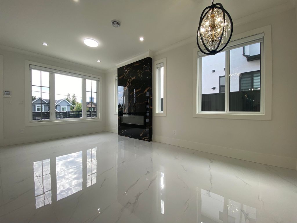 listing image 1107154847845633673