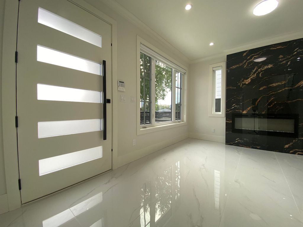 listing image 1101138153753065814