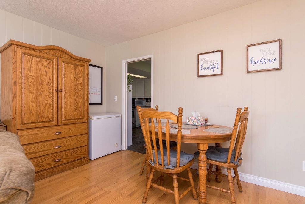 listing image 1101688972920440010