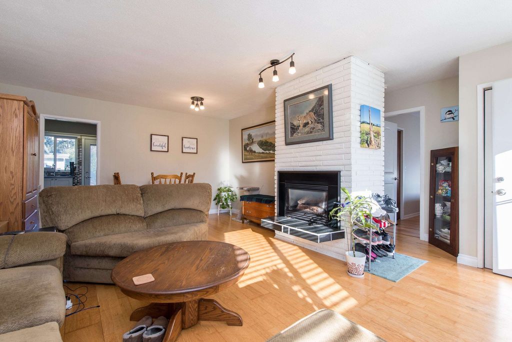 listing image 1103713845031551946