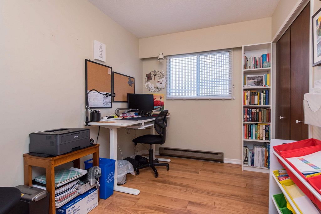 listing image 1103824500307780865