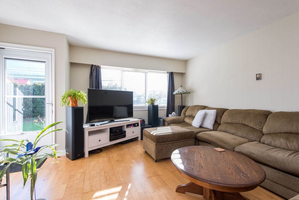 listing image 1102394575180818666