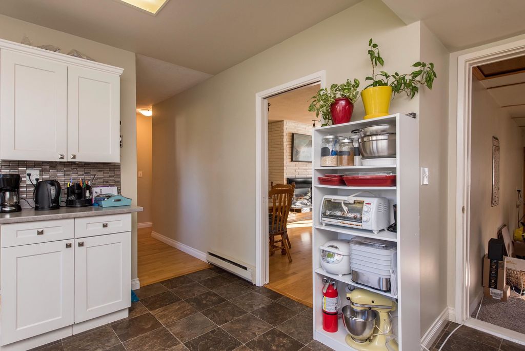 listing image 1102099853291349493