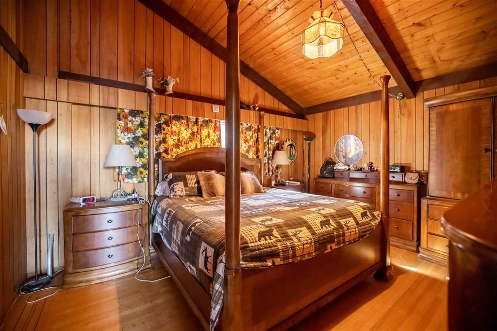 listing image 1100445175462157741