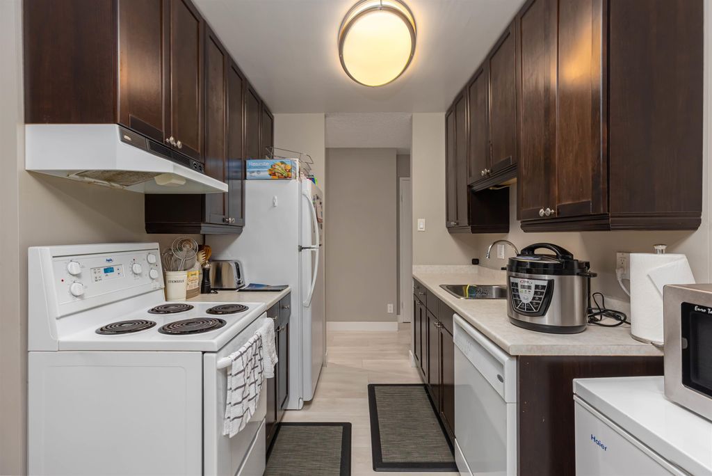 listing image 1105560230003526369