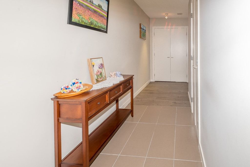 listing image 1106928573935808762