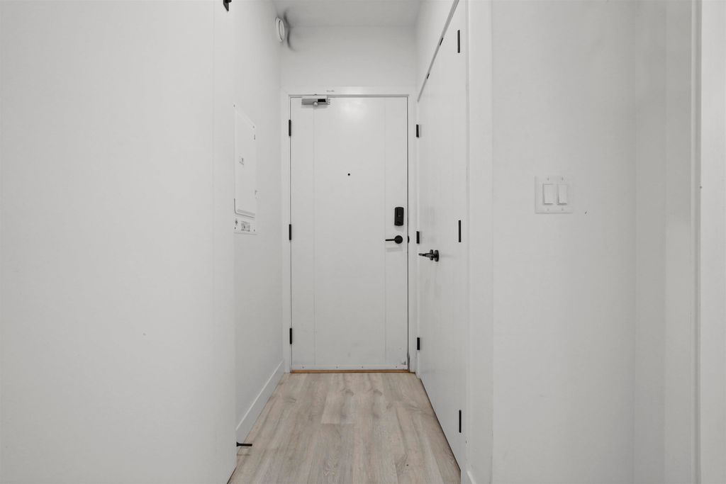 listing image 1108311448143250192