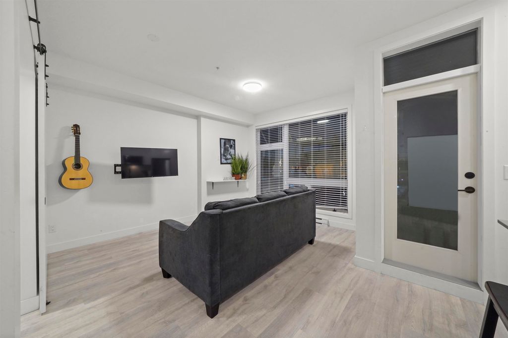 listing image 1109144154725769876