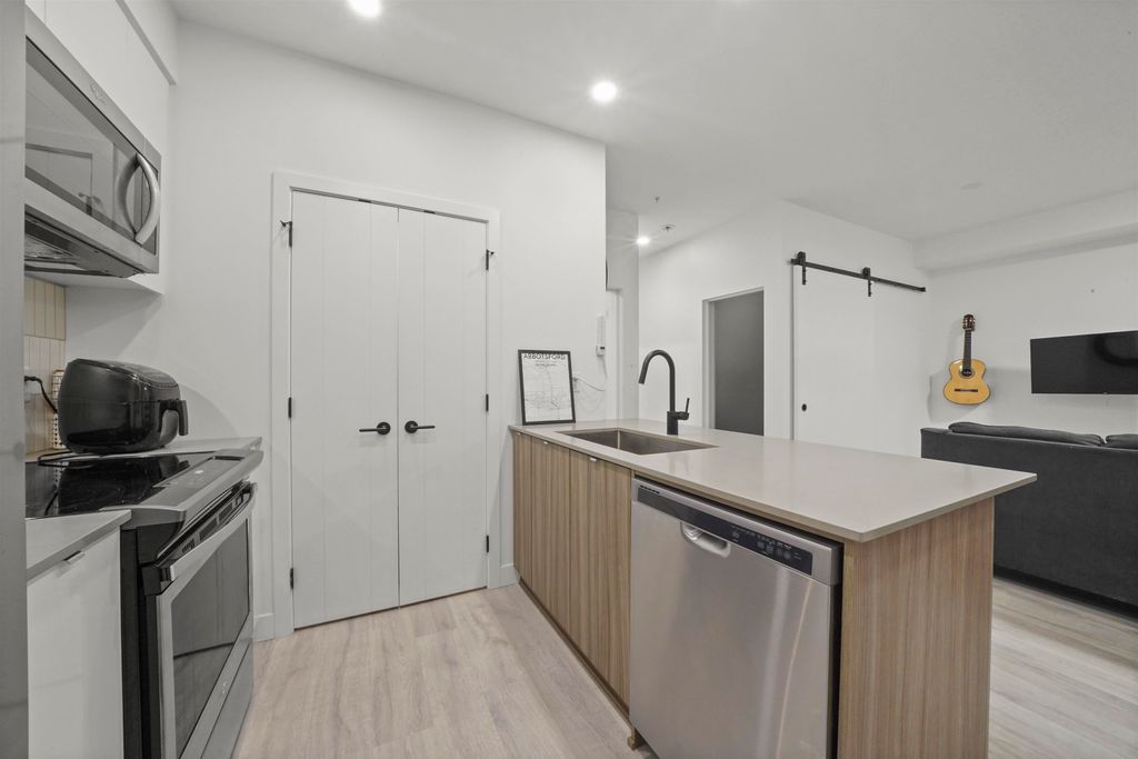 listing image 1103986218245393529