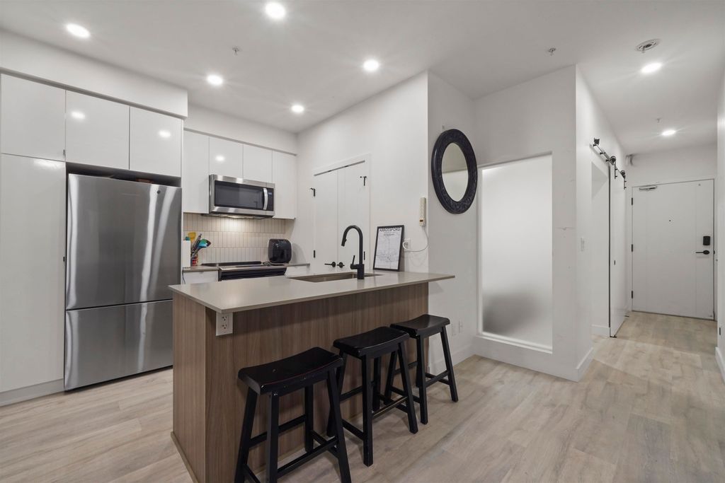 listing image 1107566389658810716