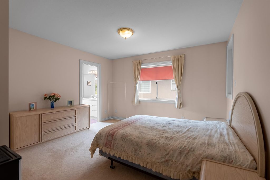 listing image 1100080996982259105