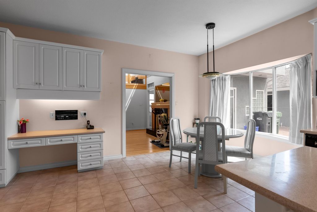 listing image 1100987532674177434
