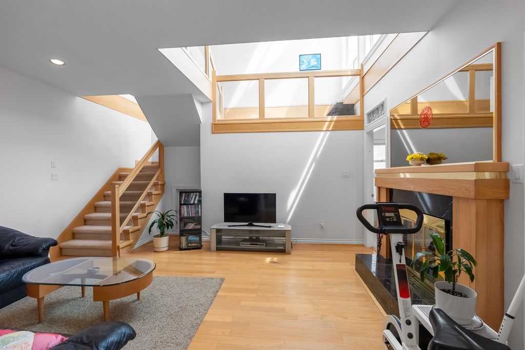 listing image 1107717077860546137