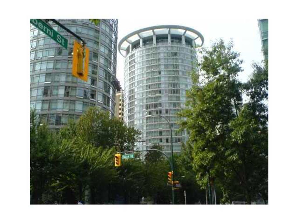 listing image 1104085305182667207