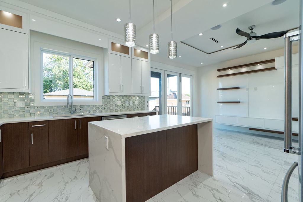 listing image 1102553235535784901