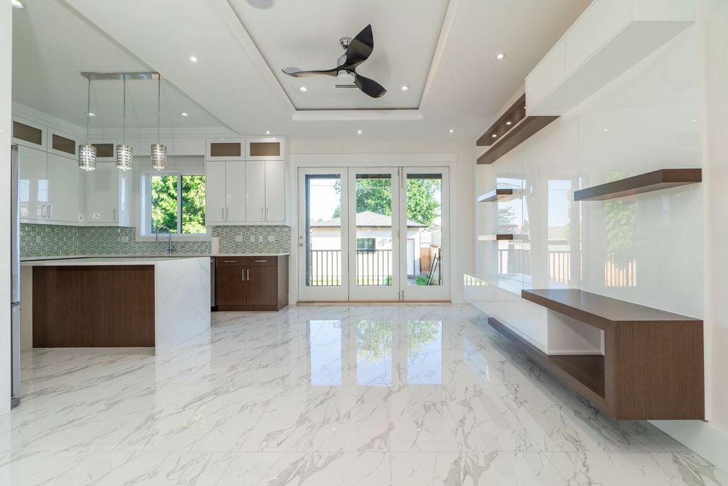listing image 1102488326130337323