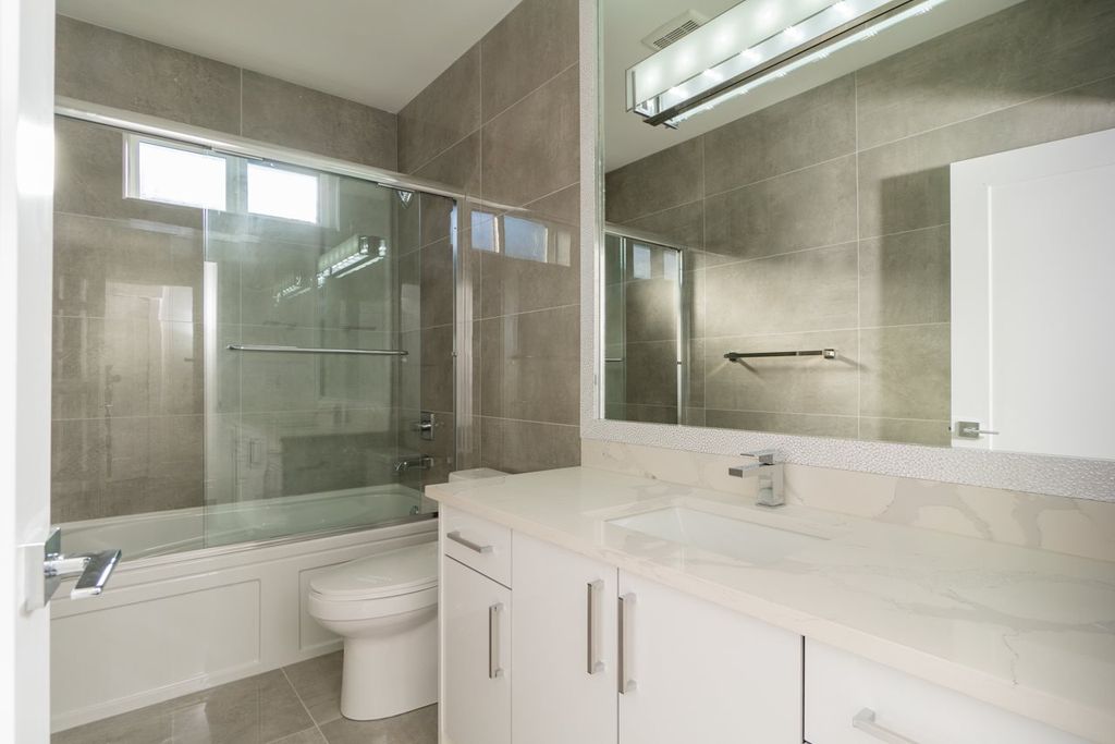 listing image 1102464316325959774