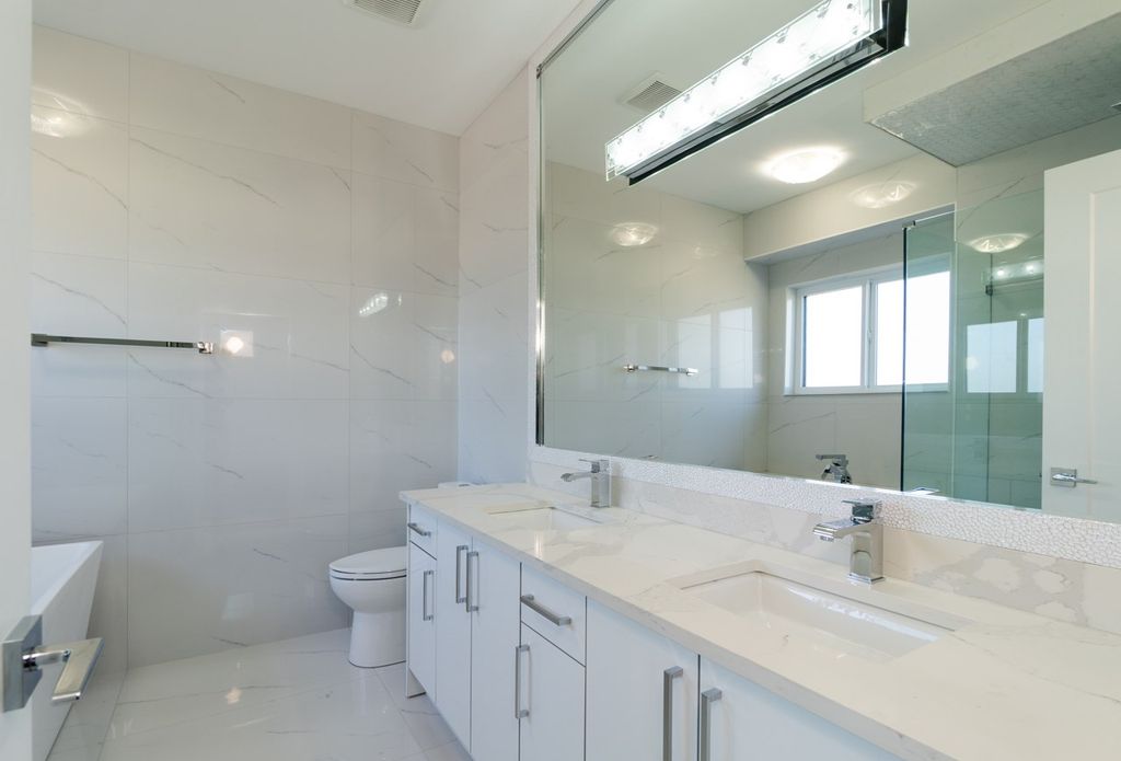 listing image 1104085406059351650