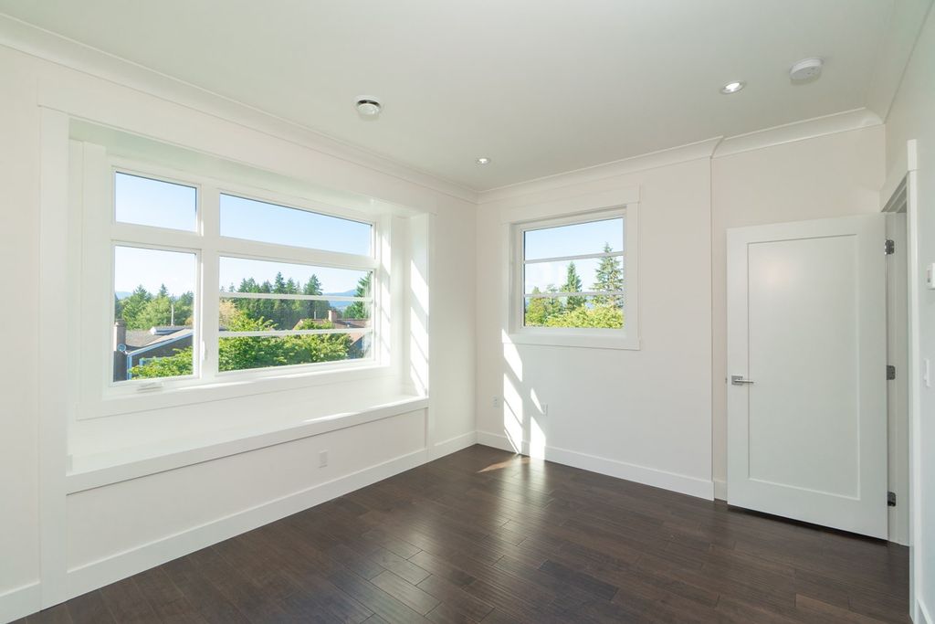 listing image 1104696816992493052