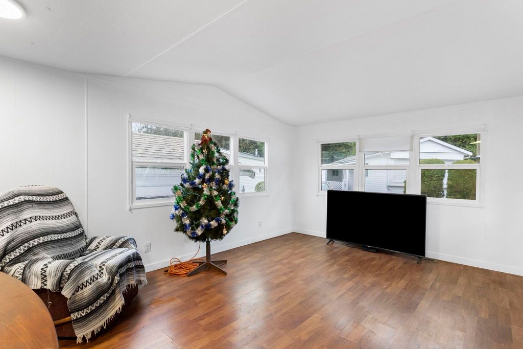 listing image 1100802252697545518