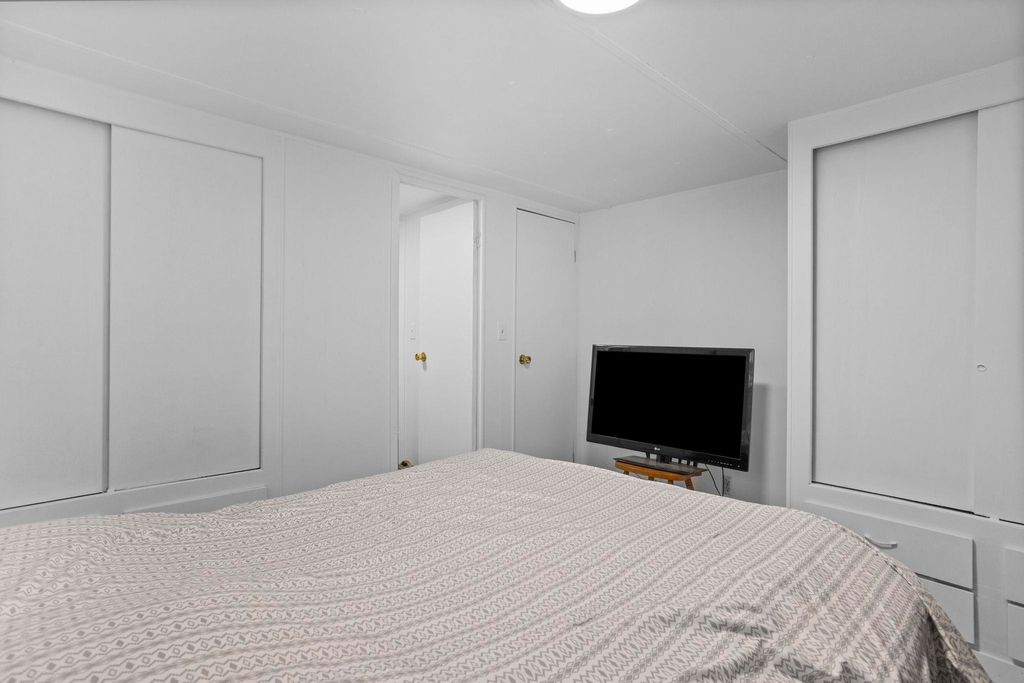 listing image 1100613777875655293