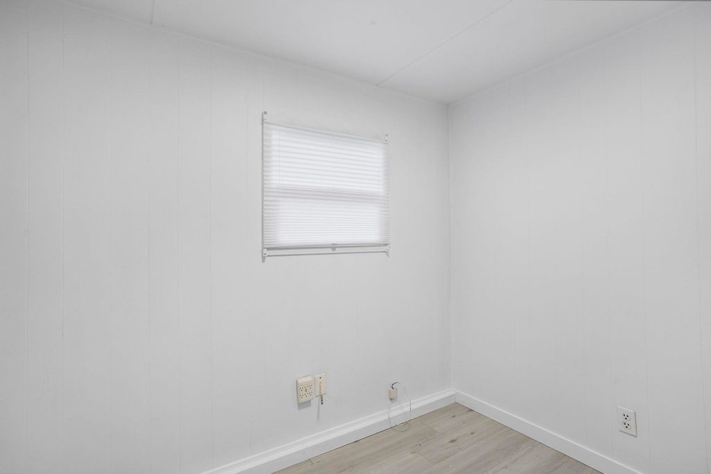 listing image 1102190453292365463