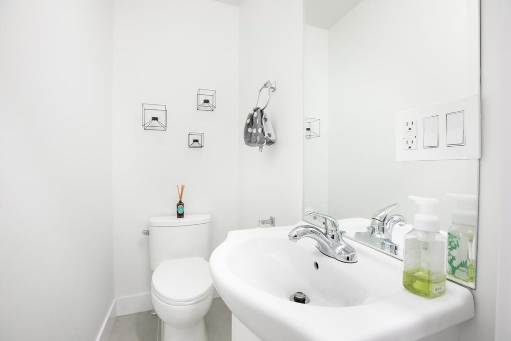 listing image 1101031126802371781