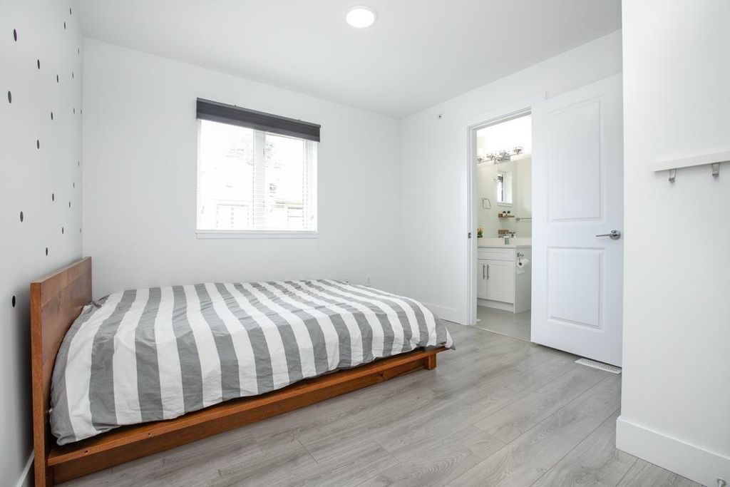 listing image 1108022014076717960