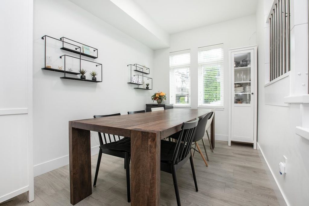 listing image 1101505921816660698