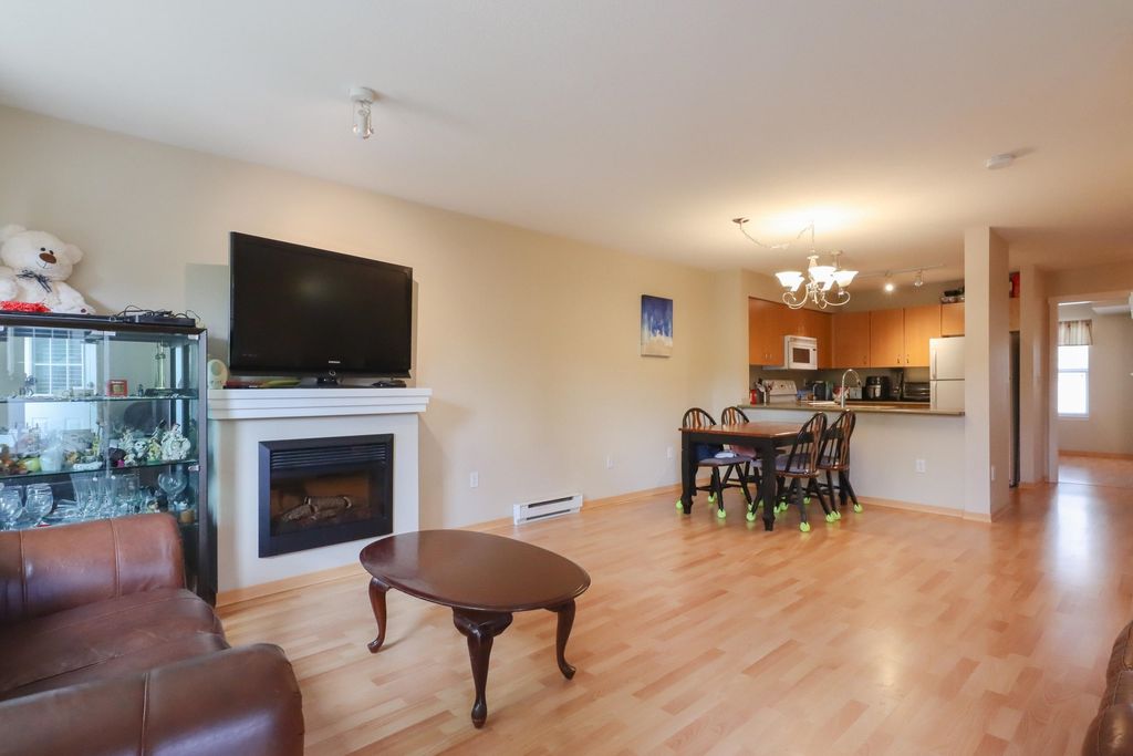 listing image 1105702058461702408