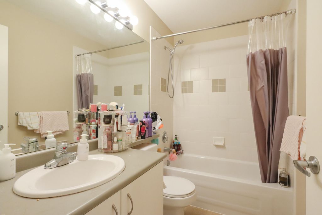 listing image 1101071236224675521