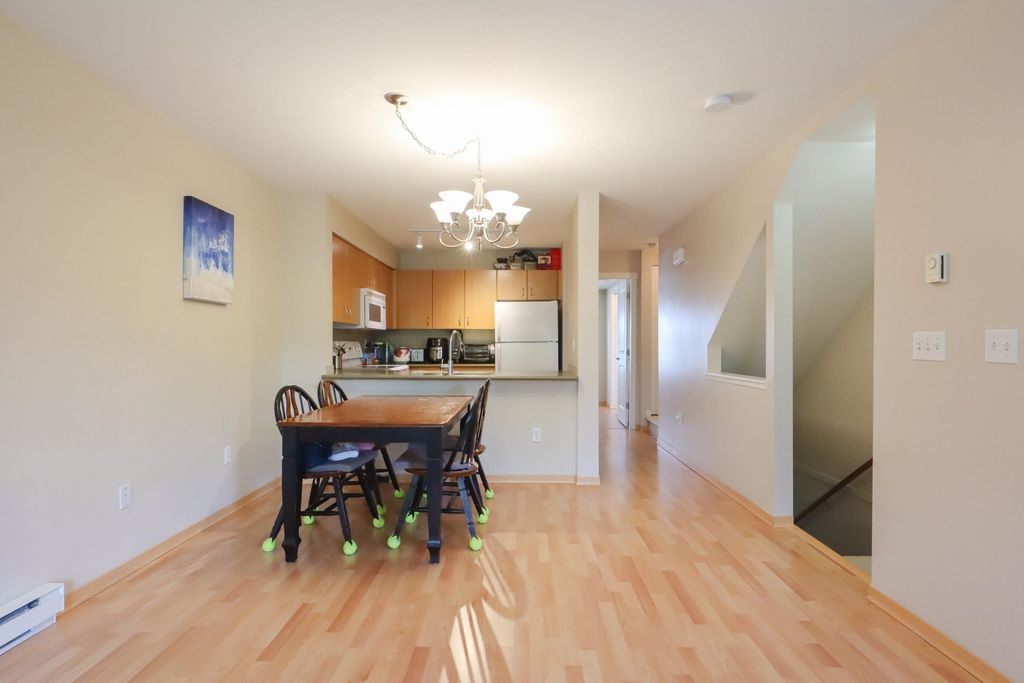 listing image 1107576059257397055