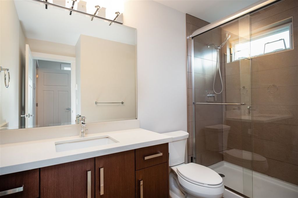 listing image 1102878904577997485